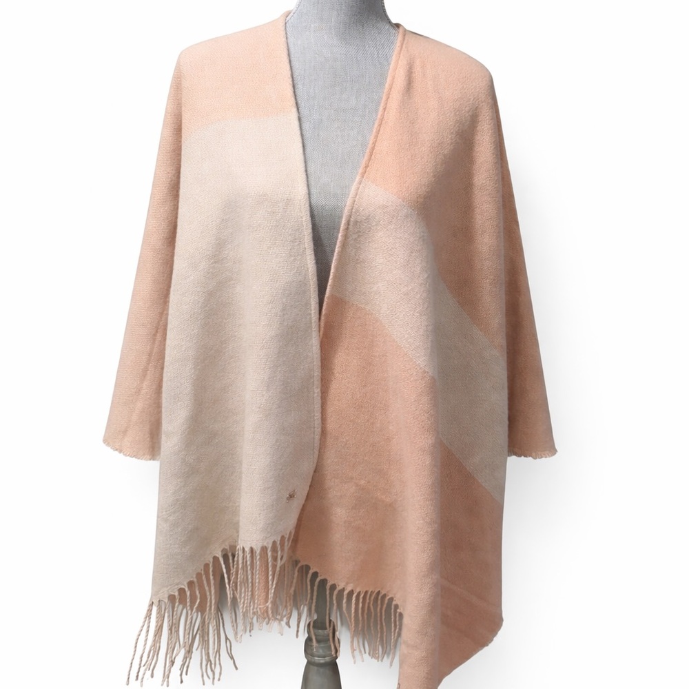SOIA & KYO NWT Blush Beige Colorblock Fringe Poncho Wrap